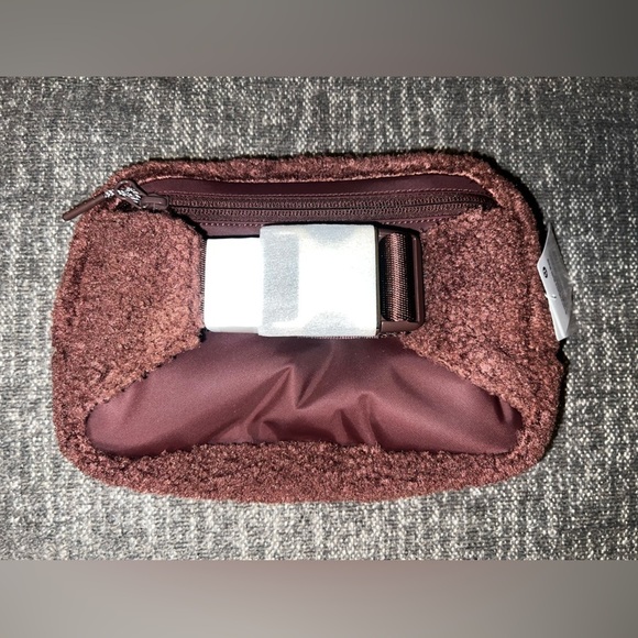 lululemon brown fleece belt bag NWT Lululemon Everywhere Belt Bag 2L Brown Fleece